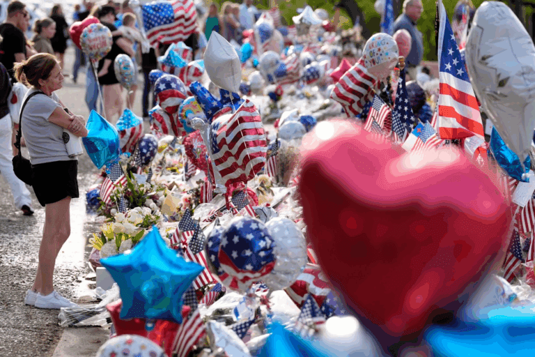 特朗普支持者發起請願，要求星巴克推出查理·柯克特飲