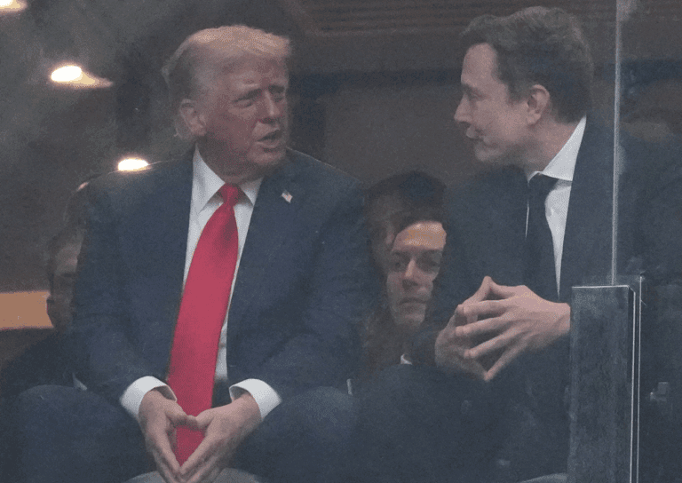 特朗普與馬斯克在柯克追悼會上和解，唇語專家揭露對話內容