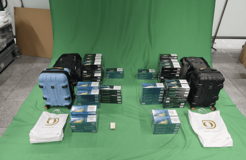 機場走私落網!男女藏2.4萬支私煙,各囚3月兼罰款