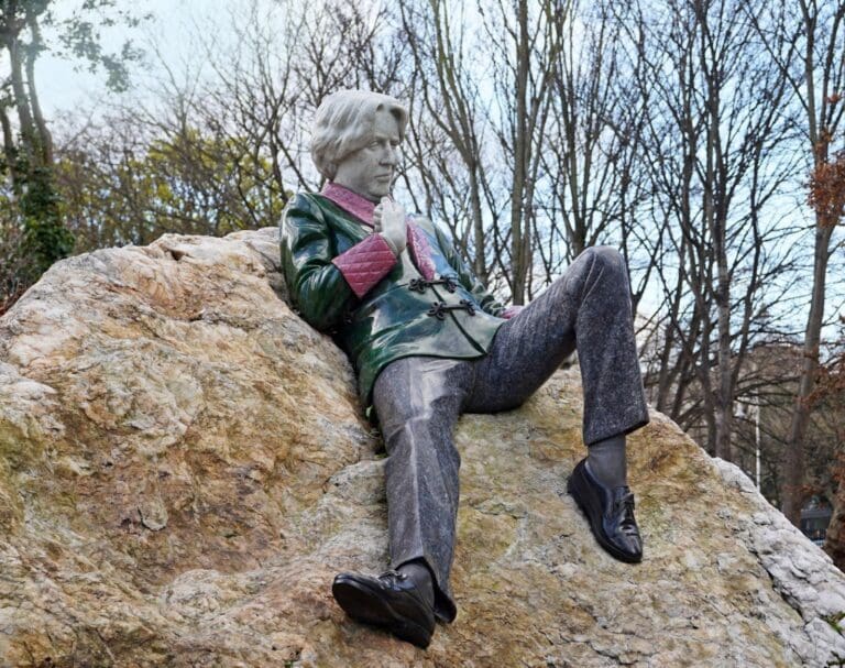 彌補歷史遺憾？大英圖書館為Oscar Wilde重新核發讀書證