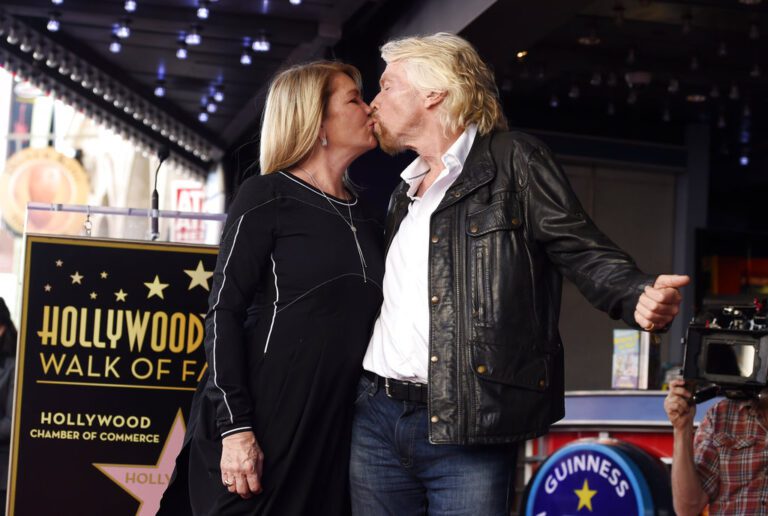 億萬富豪布蘭森妻子瓊恩逝世 50年摯愛留下動人告白