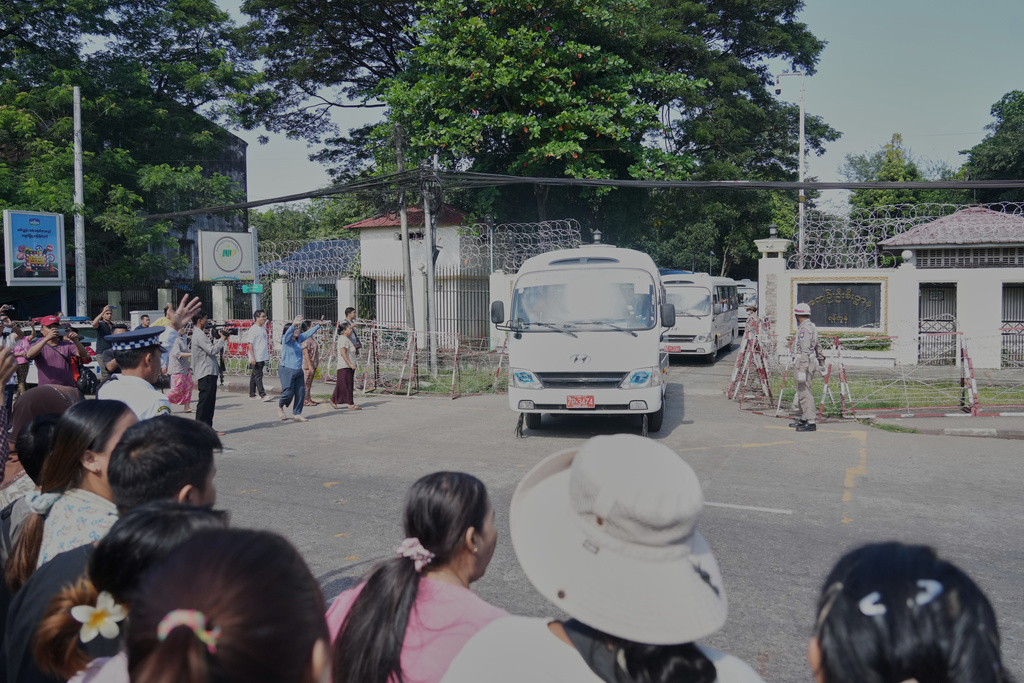 緬甸大選前突釋放數千囚犯,昂山素姬命運引發關注 緬甸大選前突釋放數千囚犯,昂山素姬命運引發關注