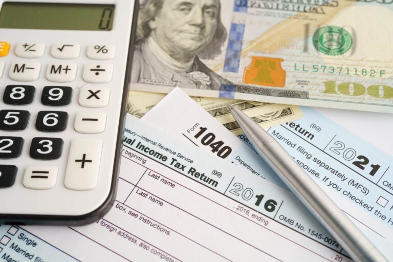 省稅必看！2026年報稅季迎來溫和調整，長者享6000美元額外扣除