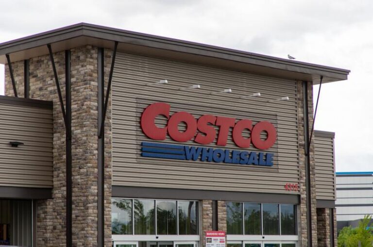 Lululemon怒告Costco賣「山寨品」！這款夾克的價格差別竟然這麽大……