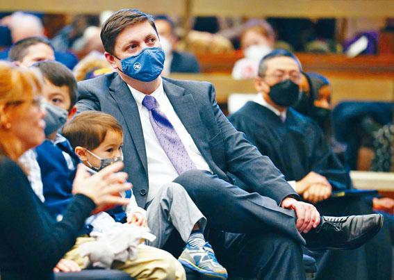 波士頓第一紳士康納·佩瓦斯基 是吳弭一直以來的最大支持者