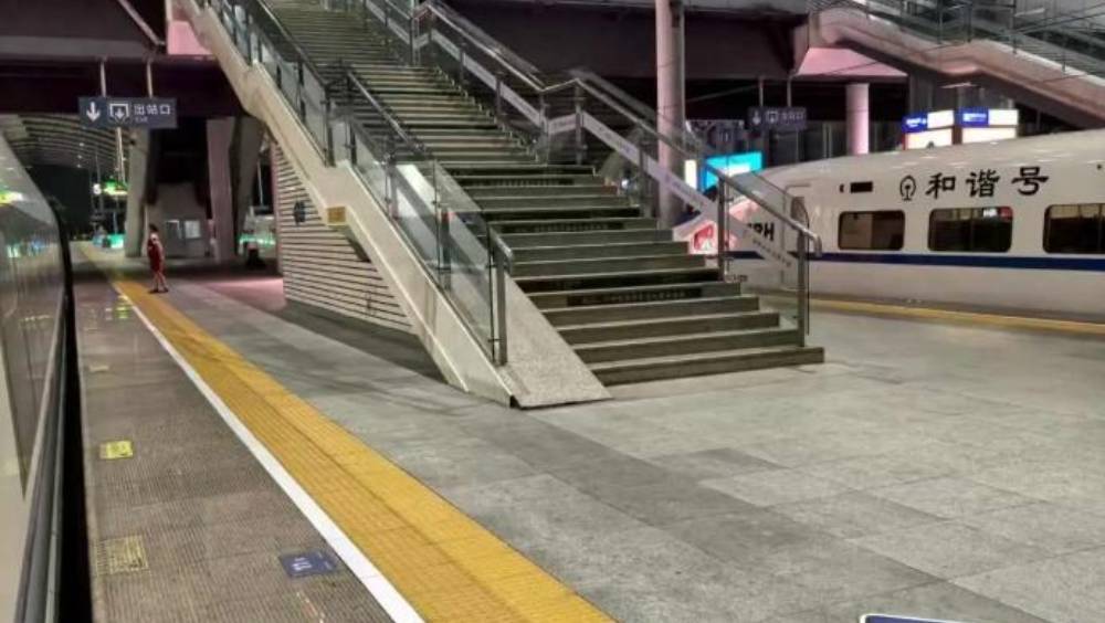 內地律師告徐州東站換乘不便,索賠20元!高鐵站設計惹民怨 內地律師告徐州東站換乘不便,索賠20元!高鐵站設計惹民怨