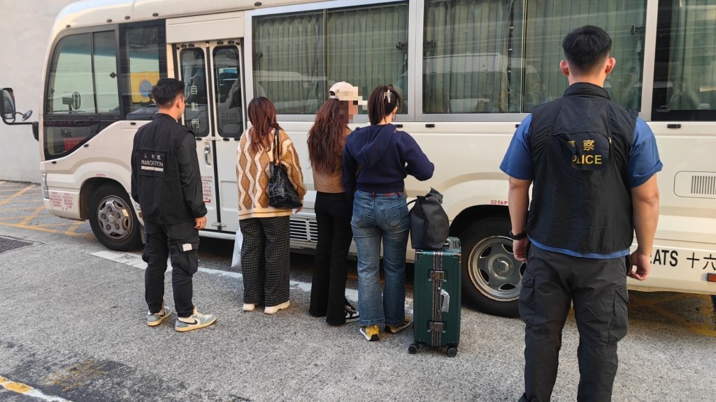 警方聯同入境處掃黃,大埔上水拘捕11名內地女子 警方聯同入境處掃黃,大埔上水拘捕11名內地女子