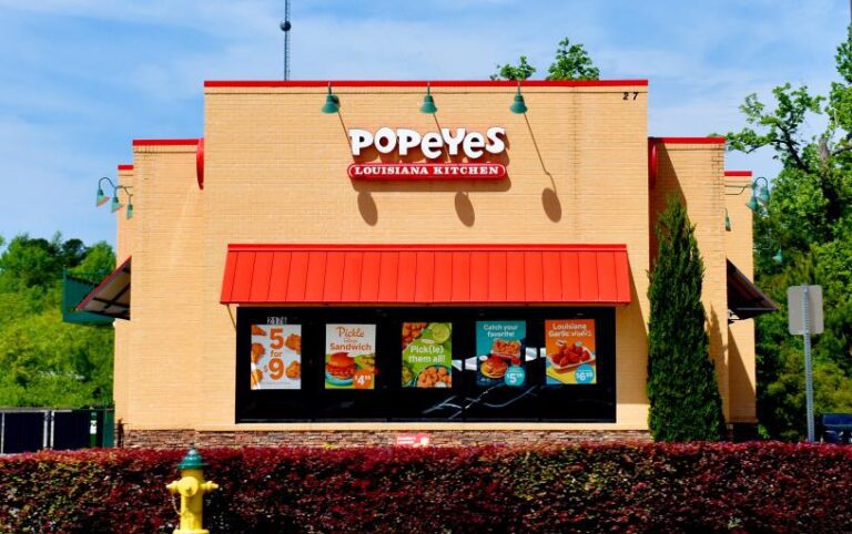 太噁了！Popeyes被控採購「腐爛或過期雞肉」。前供應商爆驚人內幕：肉品「不適合人類食用」！