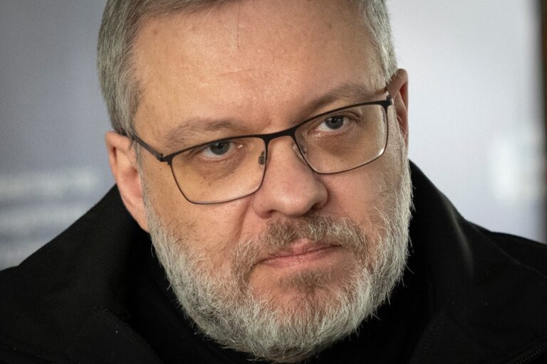 烏克蘭核電貪腐風暴擴大，兩部長下台竟牽扯總統親信？