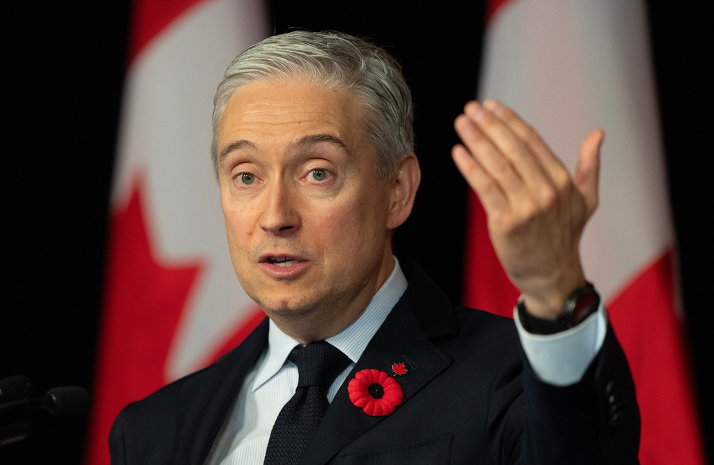 加拿大財長豪言改革經濟,為何先背上巨額赤字? 加拿大財長豪言改革經濟,為何先背上巨額赤字?