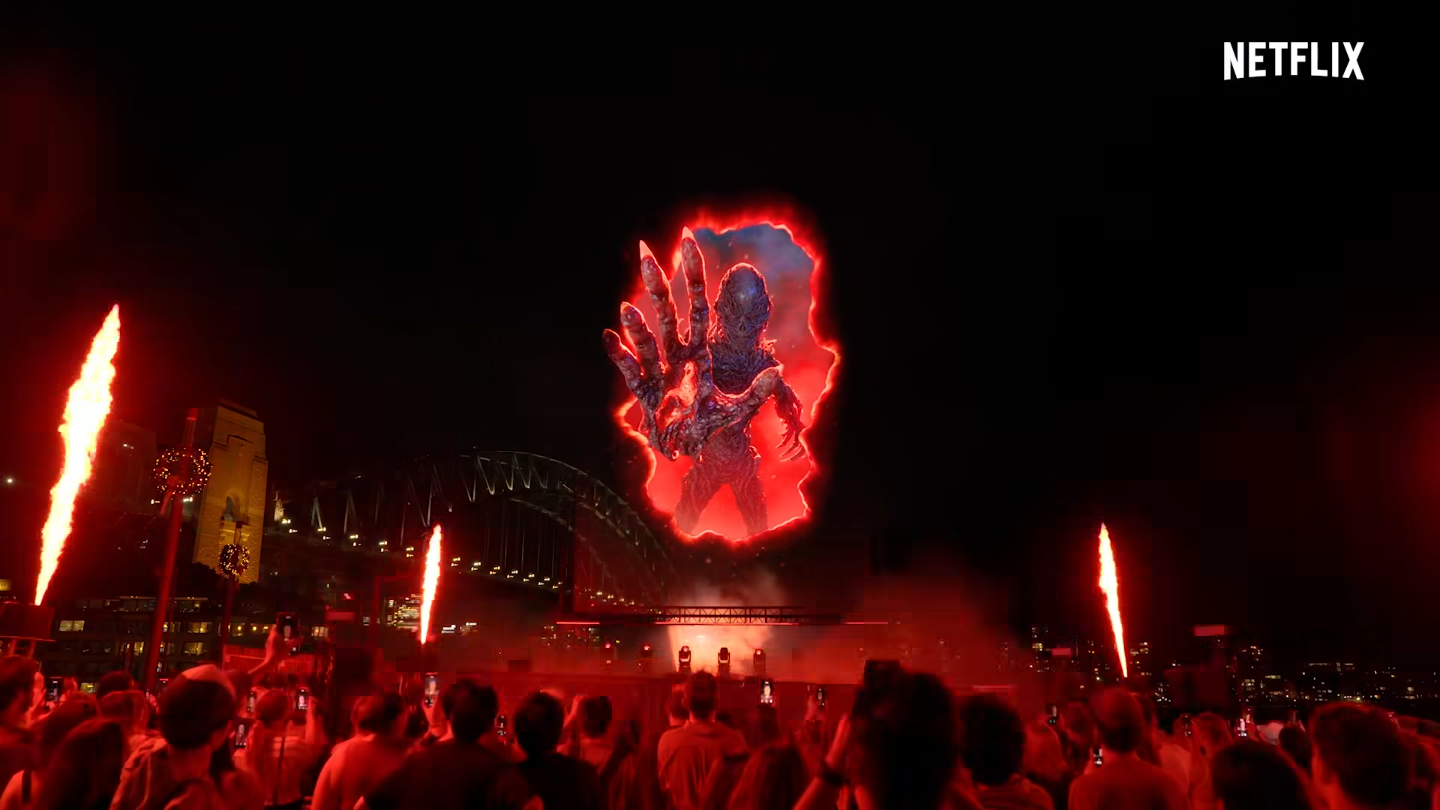 澳洲雪梨港上空出現異空間傳送門 怪奇物語宣傳活動網上爆紅 澳洲雪梨港上空出現異空間傳送門 怪奇物語宣傳活動網上爆紅