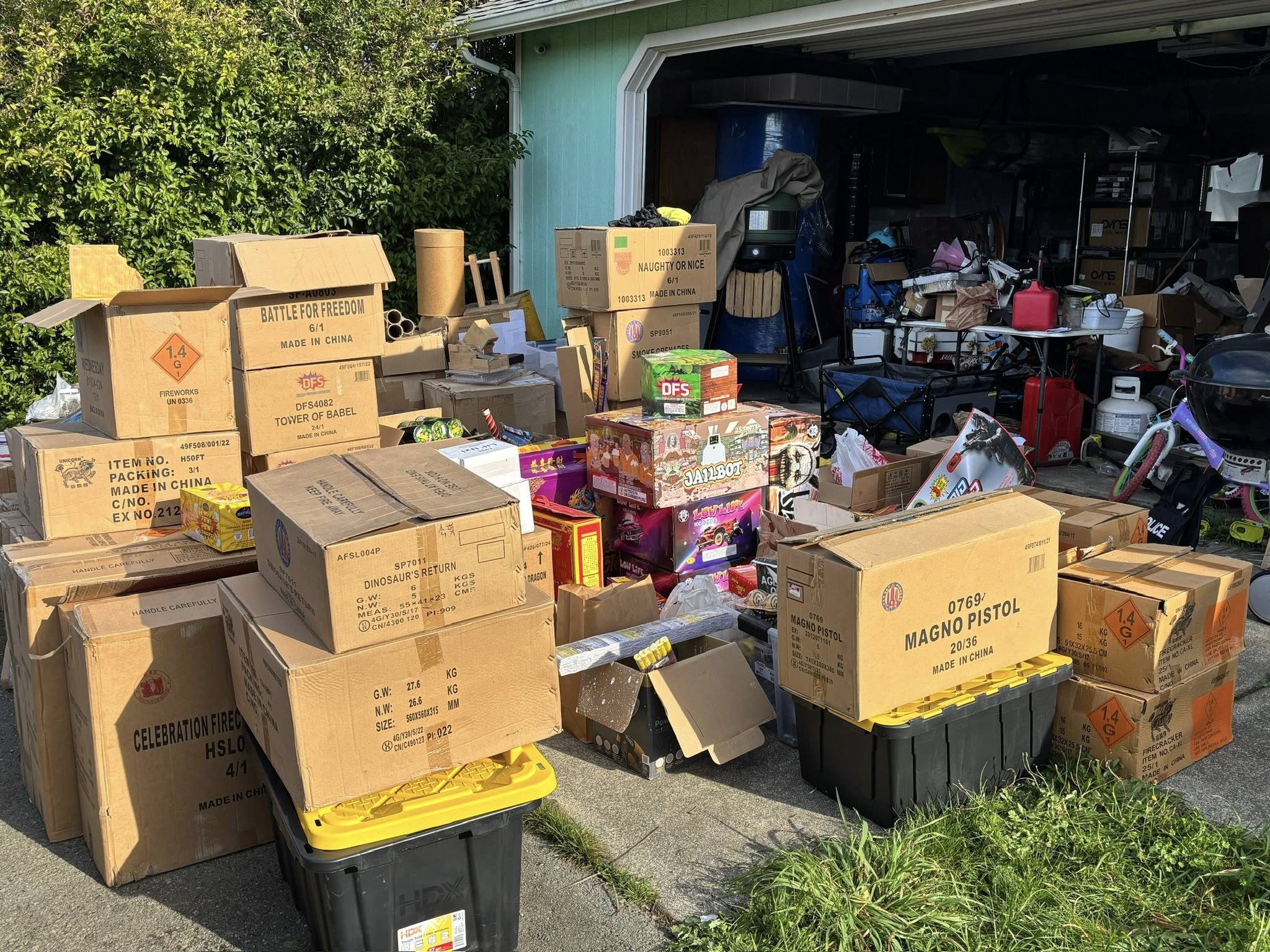 北加州住宅搜出100磅非法煙花 與Esparto煙花倉爆炸案有關|細說燊語 北加州住宅搜出100磅非法煙花 與Esparto煙花倉爆炸案有關|細說燊語