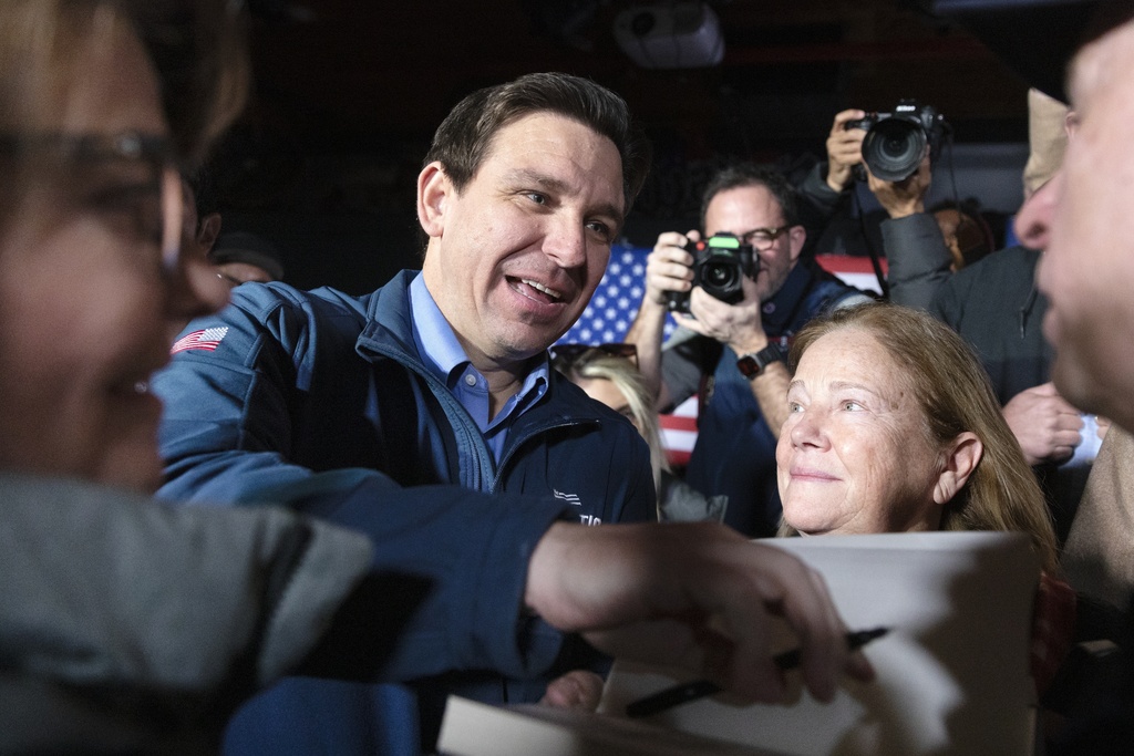 佛州州長德桑蒂斯陷爭議，被指挪用兒童福利資金作他用