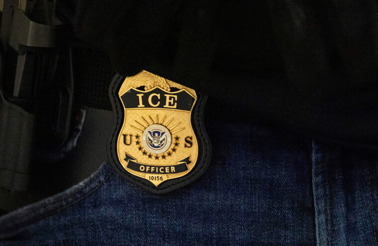 中國父子紐約遭ICE強行分離,6歲童下落不明引發眾怒 中國父子紐約遭ICE強行分離,6歲童下落不明引發眾怒