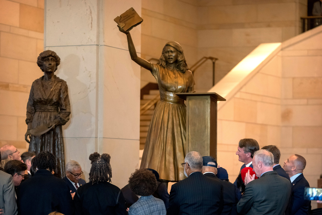 國會大廈迎新面孔!少女民權偶像雕像為何取代李將軍? 國會大廈迎新面孔!少女民權偶像雕像為何取代李將軍?
