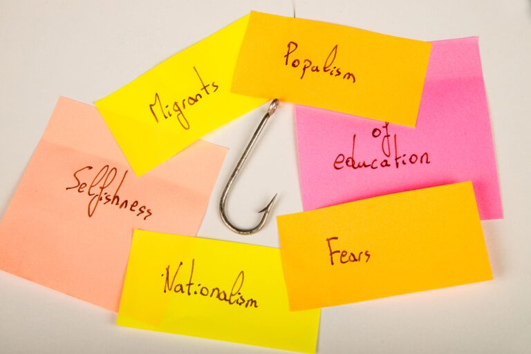 牛津2025年度詞彙揭曉：你可能每天都遇到的「憤怒誘餌」