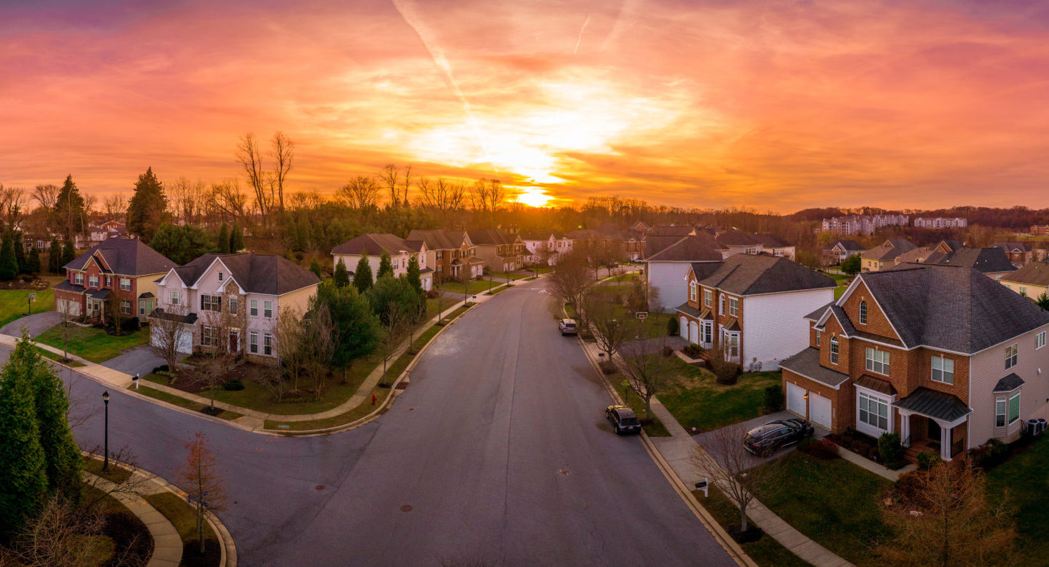 房市拐點已至？美國房價兩年來首現負增長，這些城市跌最兇