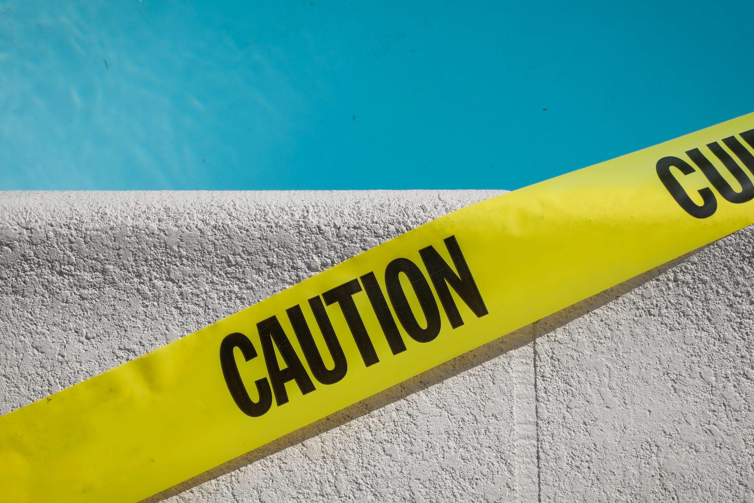 法國離奇車禍揭駭人細節 三少年困車內溺斃泳池 法國離奇車禍揭駭人細節 三少年困車內溺斃泳池