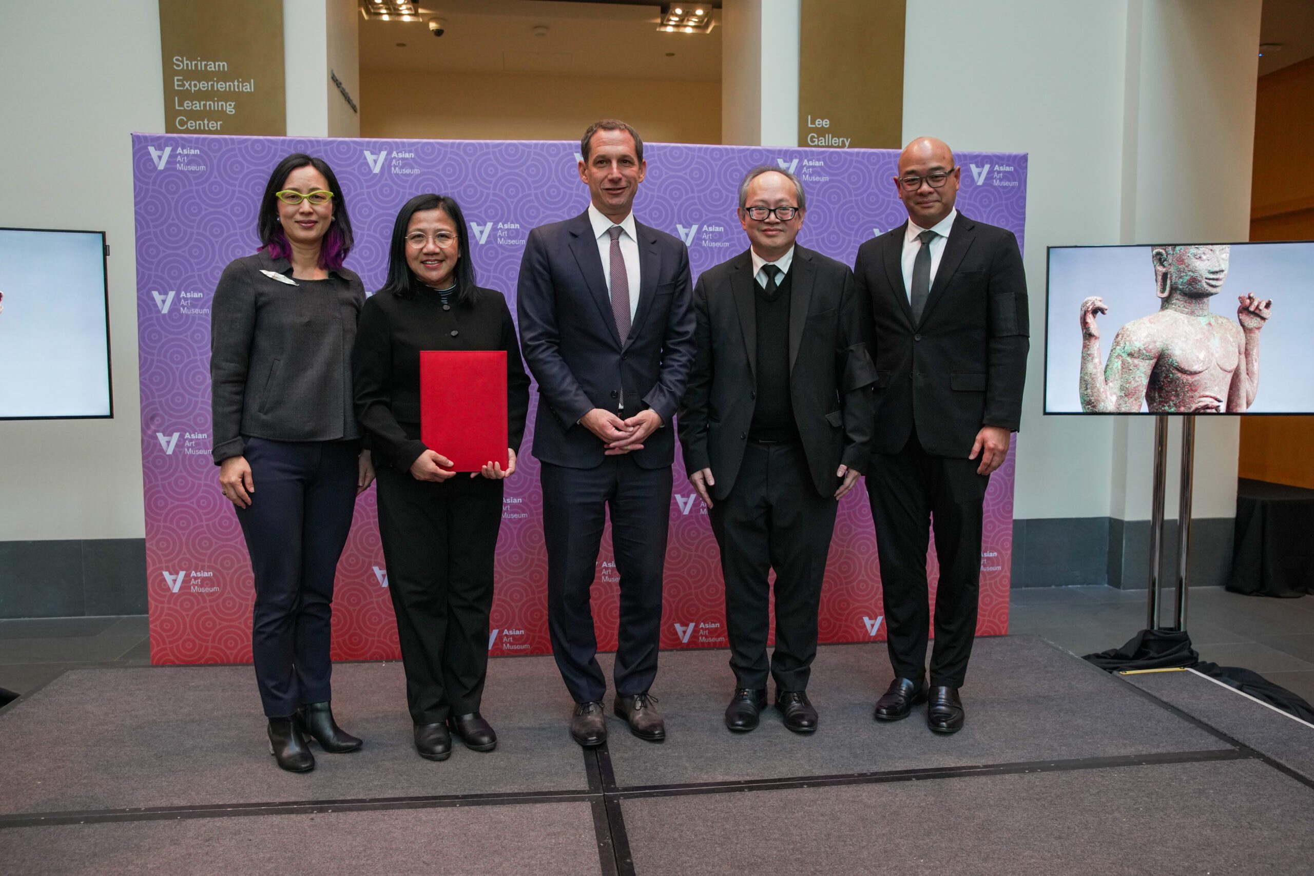 三藩市亞洲藝術博物館將四尊多年前被盜的佛像歸還泰國。亞洲藝術博物館