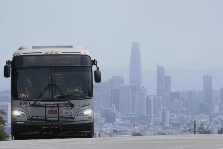 三藩市救MUNI徵稅提案 豁免長者屋主 租客卻恐承擔轉嫁成本