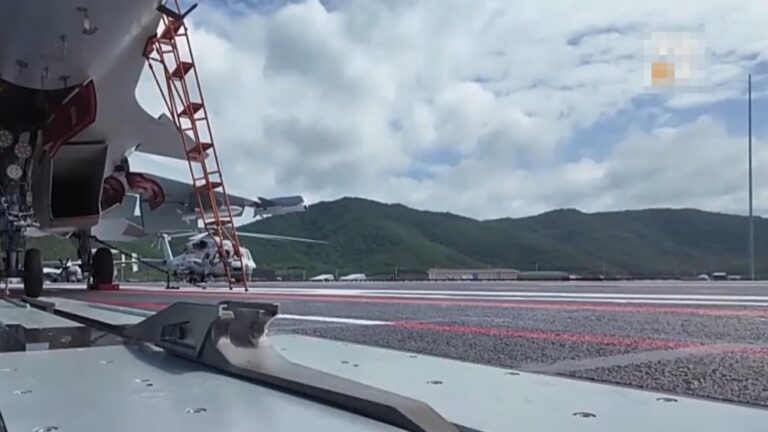 福建艦電磁彈射震撼曝光！2秒內將艦載機加速至近300公里時速