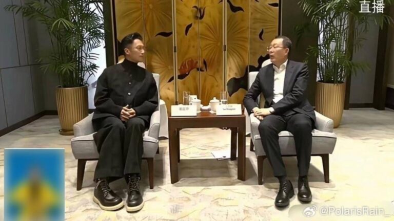 謝霆鋒哈爾濱見市委書記 乖巧坐姿成焦點 網民笑稱「見班主任」