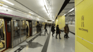 港鐵南昌站悲劇｜59歲男乘客列車上暈倒 送院搶救後不治