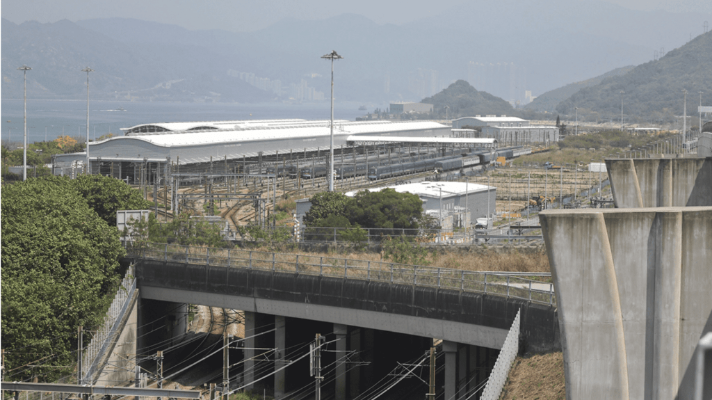 港鐵東涌綫欣澳站附近路軌現裂縫,機場快綫受影響,預計延誤5-8分鐘 港鐵東涌綫欣澳站附近路軌現裂縫,機場快綫受影響,預計延誤5-8分鐘