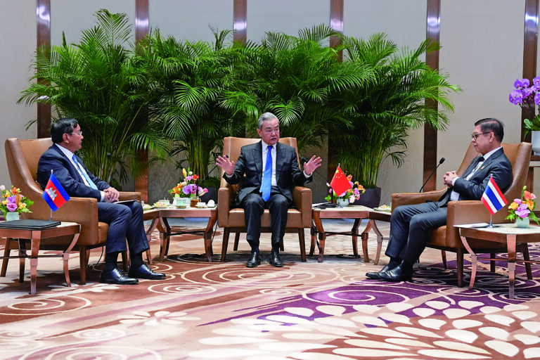 解放軍為柬泰停火提供支援