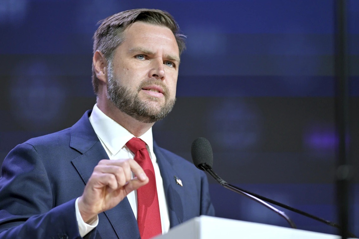 萬斯在鐵鏽帶力圖拿捏「可負擔性」訊息 萬斯在鐵鏽帶力圖拿捏「可負擔性」訊息