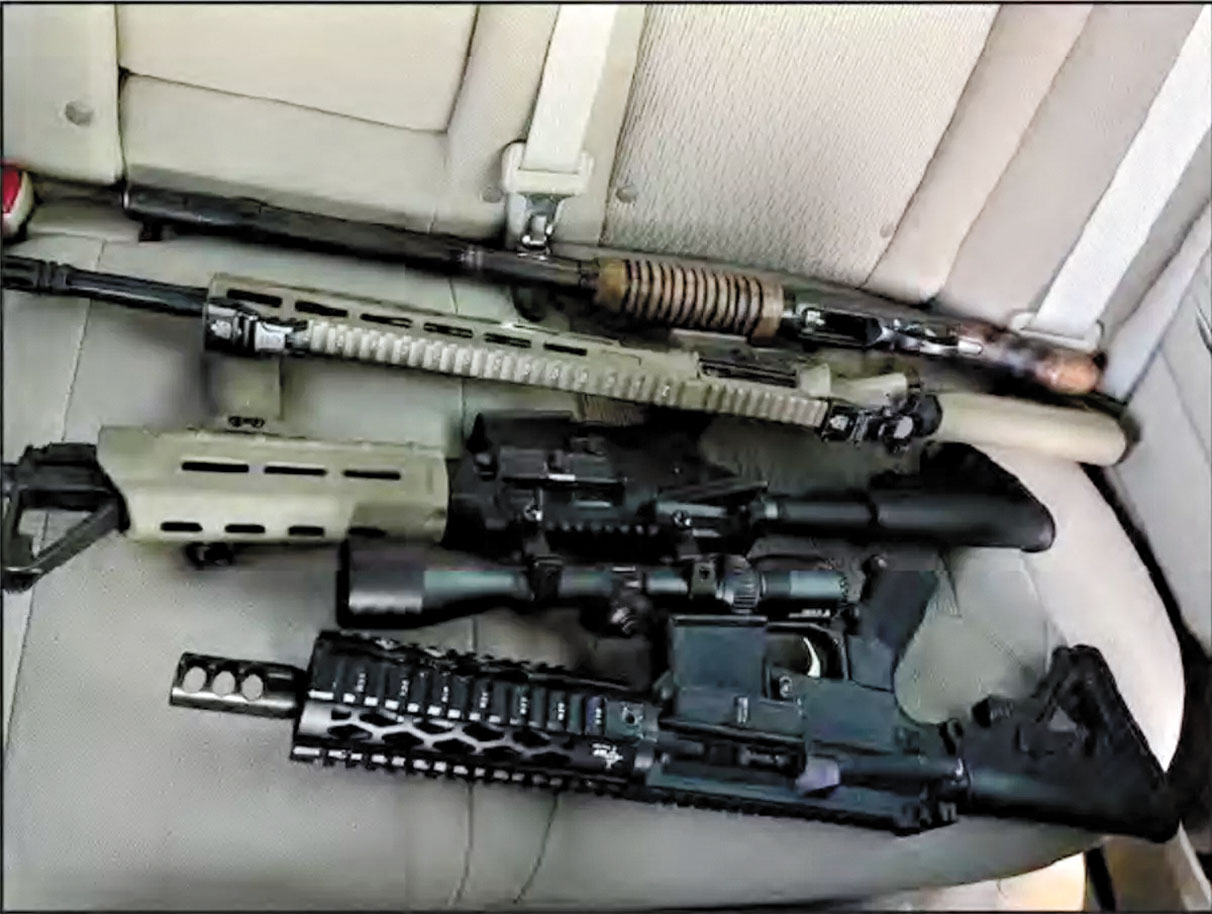 聯邦探員在此次行動中繳獲到的部分槍械。聯邦地方法院