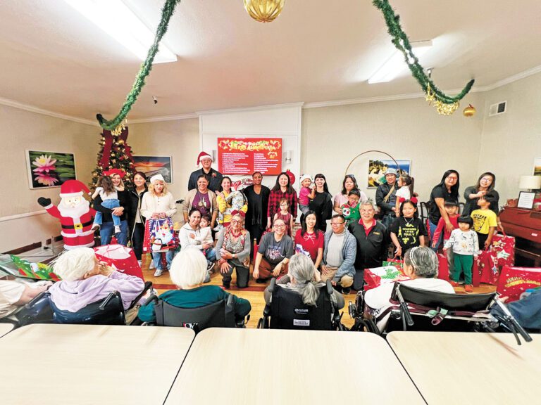 傳統僑社攜手社區暖心探訪老人院   親子送愛傳遞節日祝福