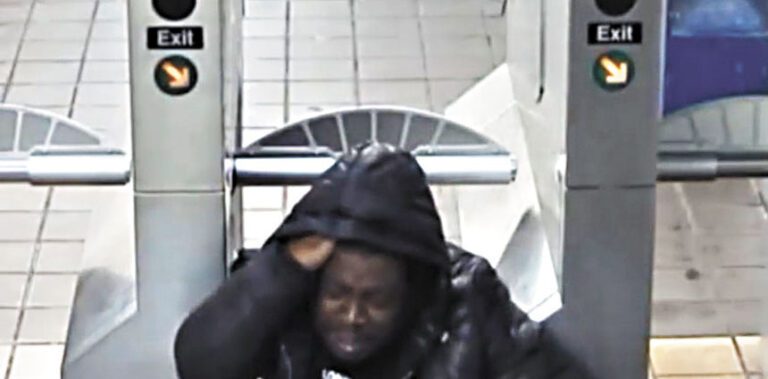 6旬翁街頭遭暴力搶劫  涉案非裔嫌在逃