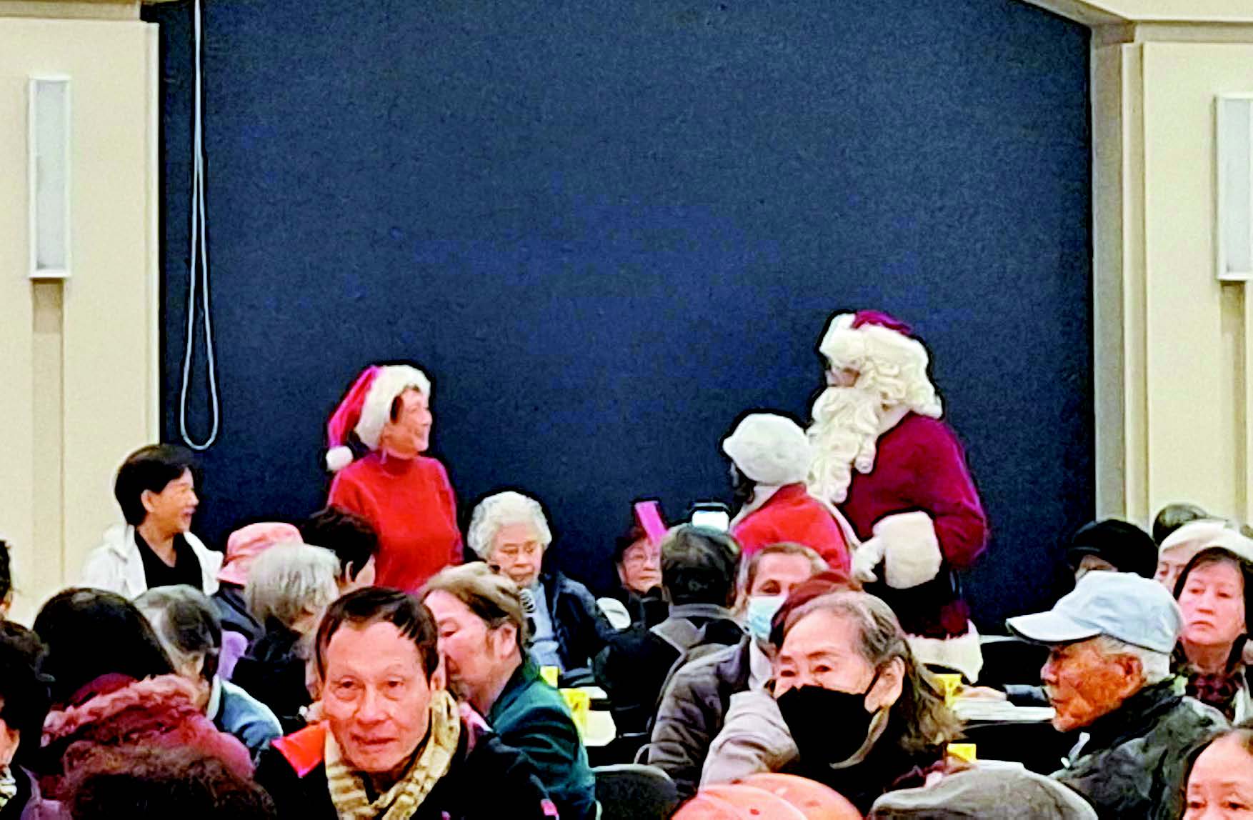 家橋驛社舉辦一年一度「聖誕敬老午餐」與長者共慶佳節