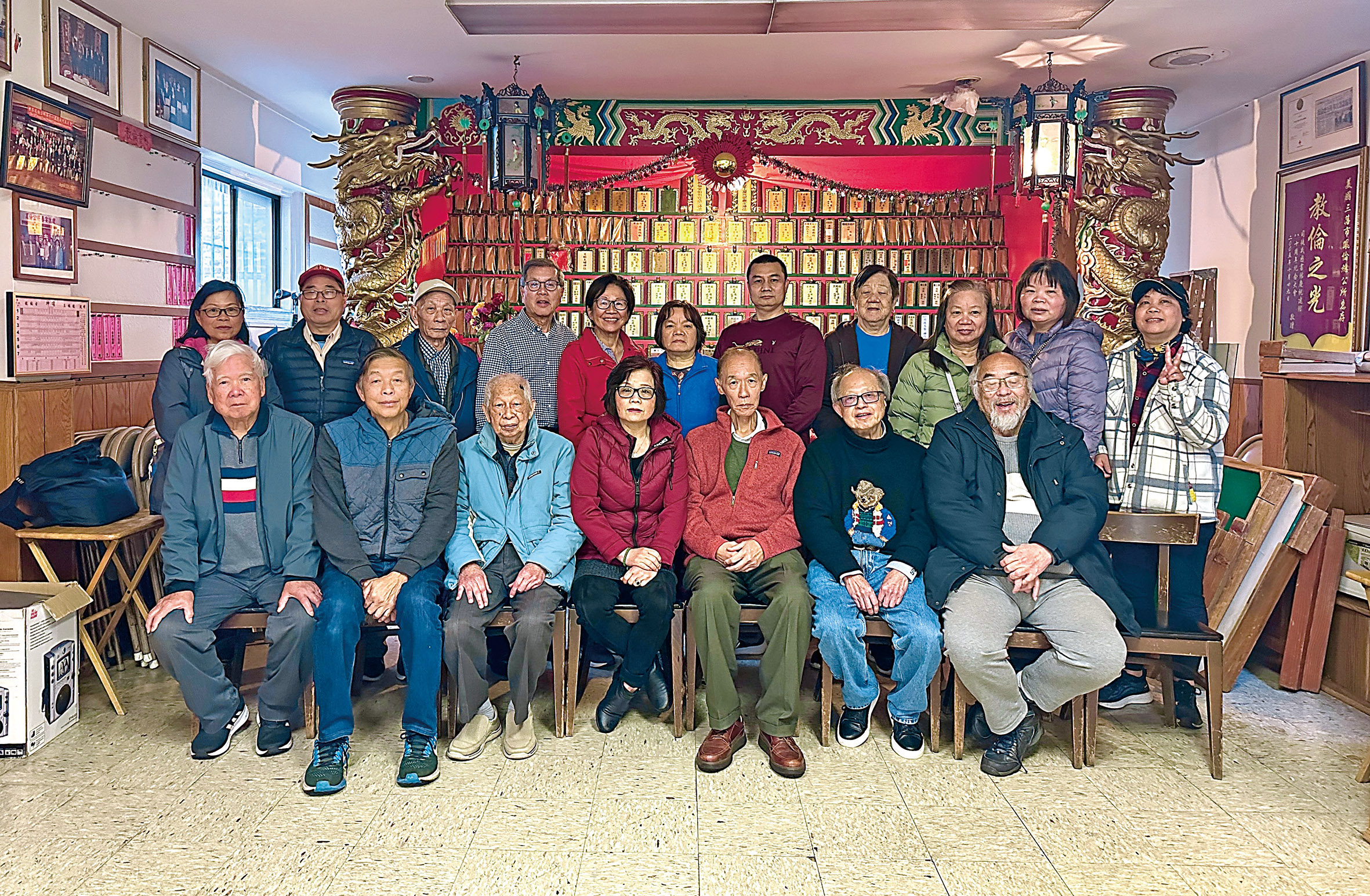 三藩市鳳倫總公所薛、司徒宗親，歡聚一堂，慶冬至，樂團圓。馬紅兵攝