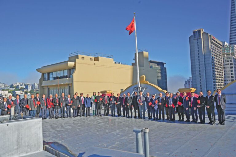 美國溯源總堂首次升起五星紅旗