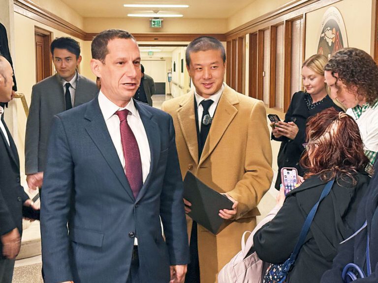 羅偉市長上任一年 市況改善居民有感