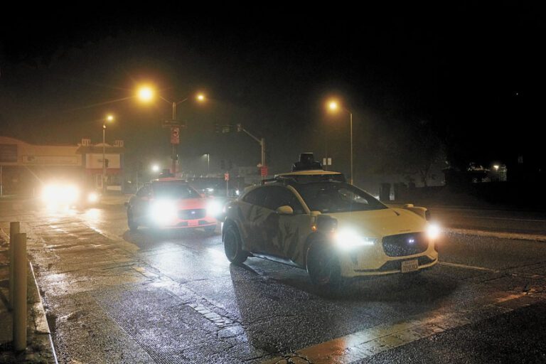 大停電致Waymo癱瘓 無人車安全惹疑慮