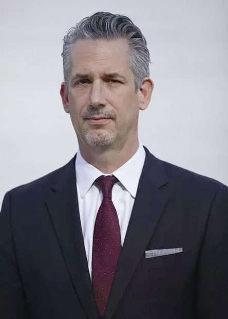 聖他克拉縣新任公辯官西爾弗。網絡圖