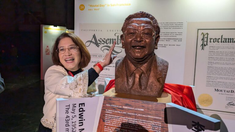 茅台緬懷故人  揭幕李孟賢雕塑