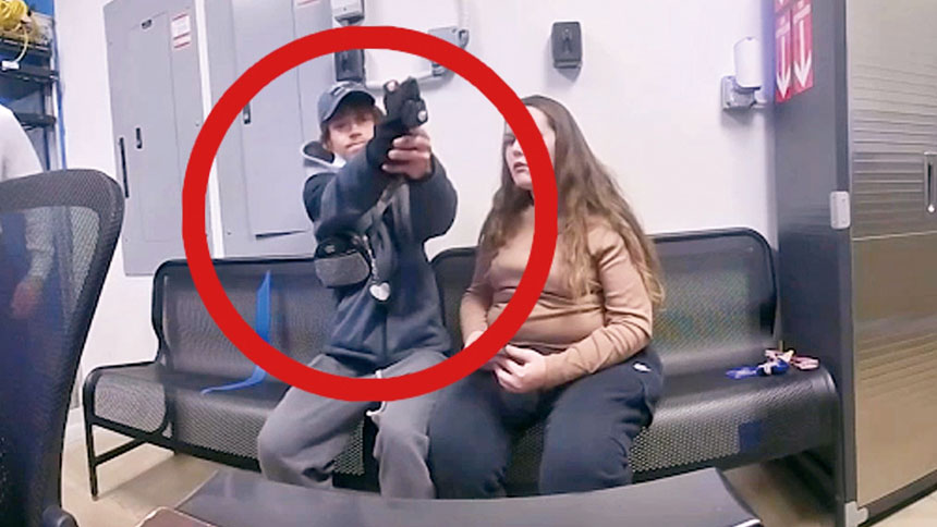 竊嫌謝恩紐曼（左）拔出手槍，威脅正在盤問他的警官及其女性同伴。ABC/坎頓警察局