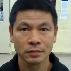 華裔無證移民邊開車邊看手機釀一死十余傷!聯邦政府猛烈抨擊庇護州政策 華裔無證移民邊開車邊看手機釀一死十余傷!聯邦政府猛烈抨擊庇護州政策