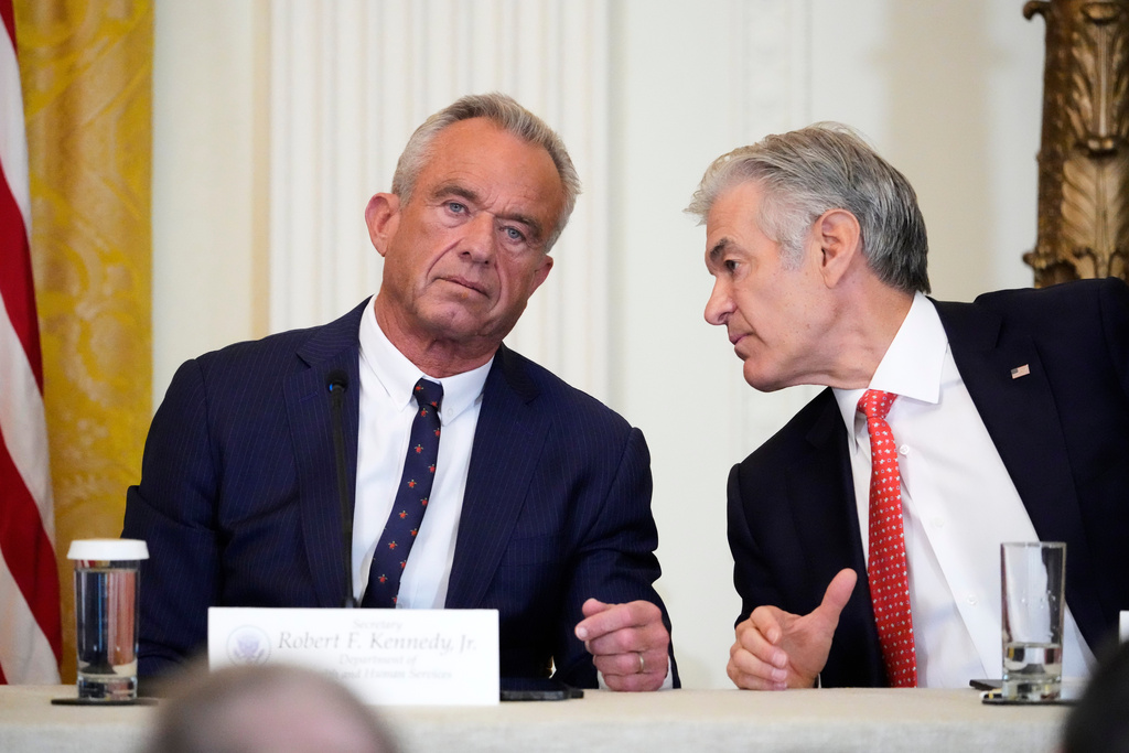 肯尼迪化身「戰爭部長」，美國公衛政策為何大轉向？