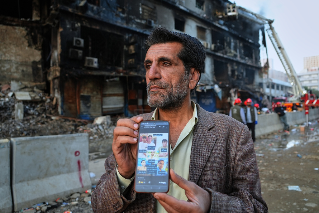 巴基斯坦商場大火釀慘劇 16出口鎖死13個 倖存者憶述絕望求救