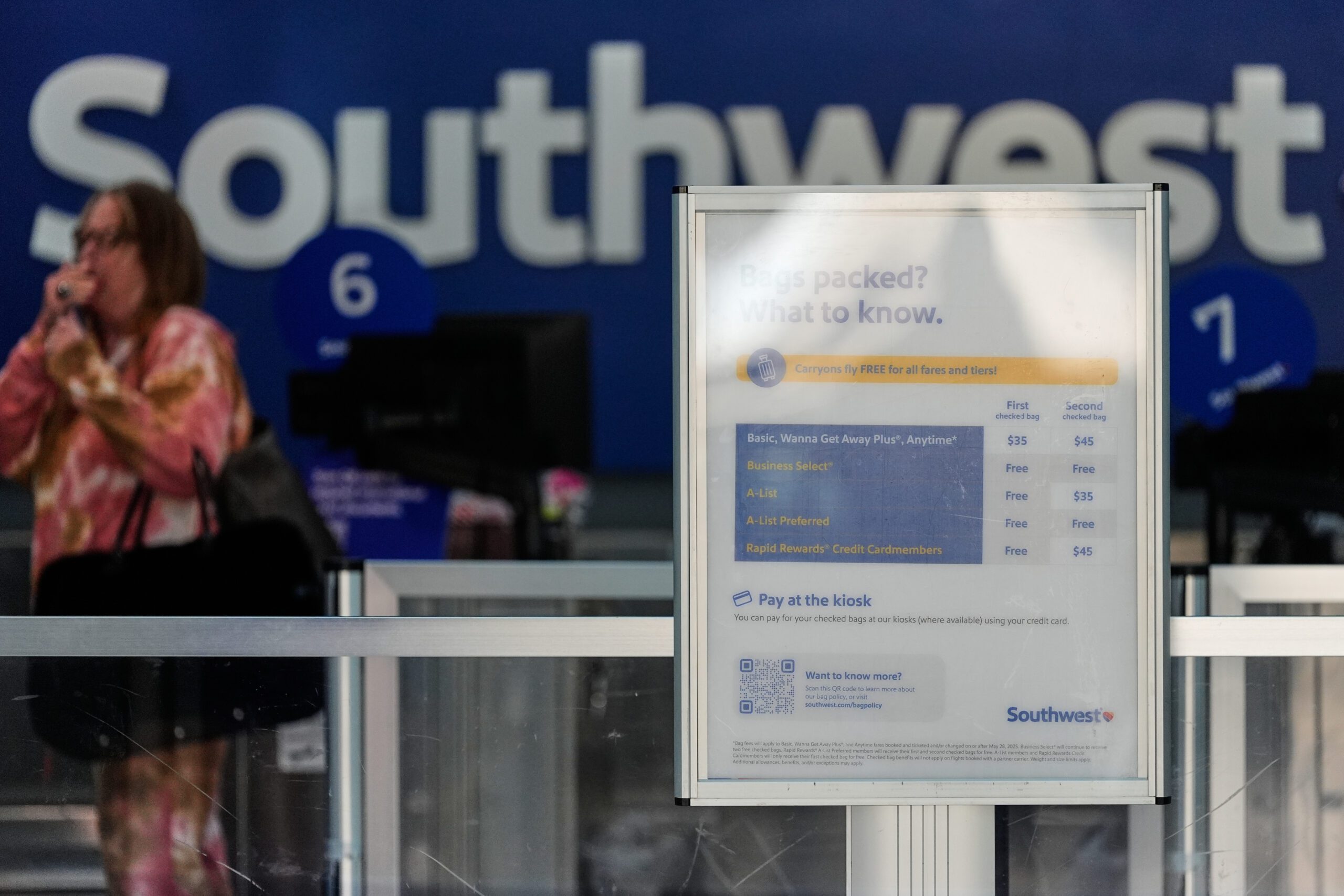 西南航空實施新制度以調整收入 登機需先劃位 體型過大需多買一票｜細說燊語