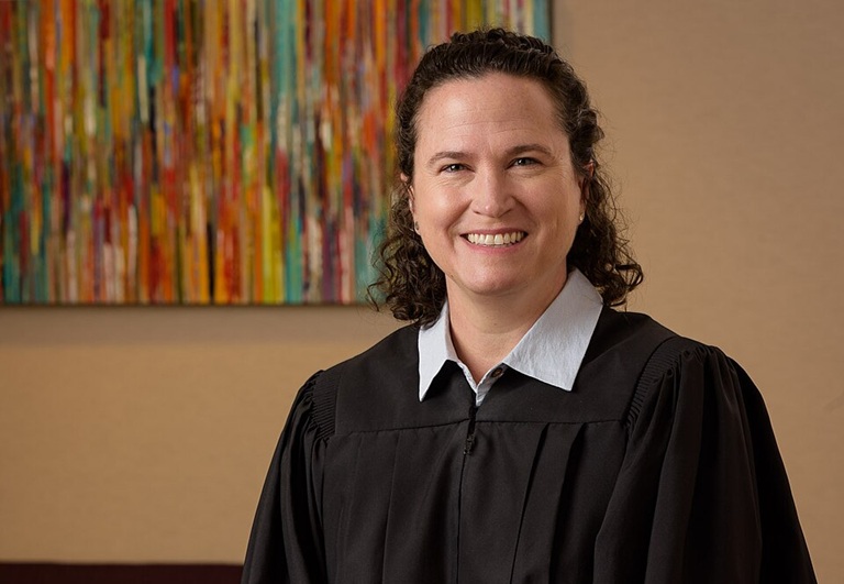 聯邦法官審理明州移民鎮壓合法性 普雷蒂案成庭審攻防焦點