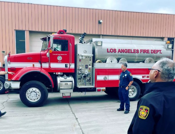 洛市消防局基金會聘請公關公司重塑領導層形象