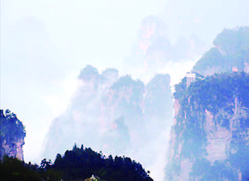 人間仙境張家界，湘西邊城鳳凰，世界遺產梵淨山小七孔中青旅湘西貴州十二天團受歡迎