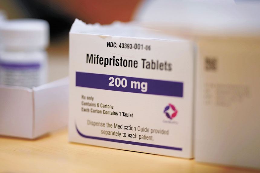 路州總檢察長起訴加州醫生科伊托(Remy Coeytaux),違法向欲終止妊娠的孕婦郵寄墮胎藥。美聯社資料圖