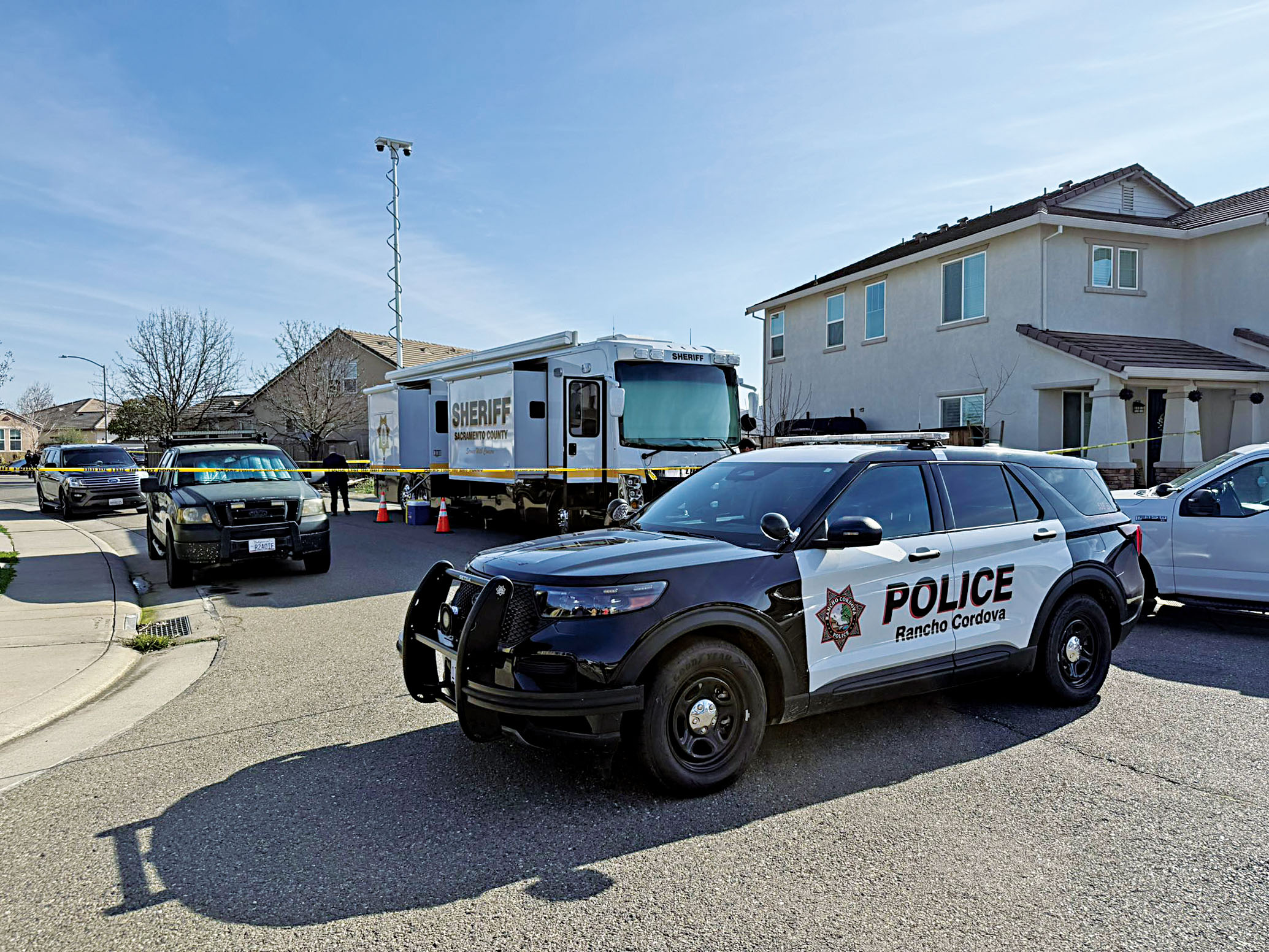 住宅區驚傳兇案 疑一家四口滅門